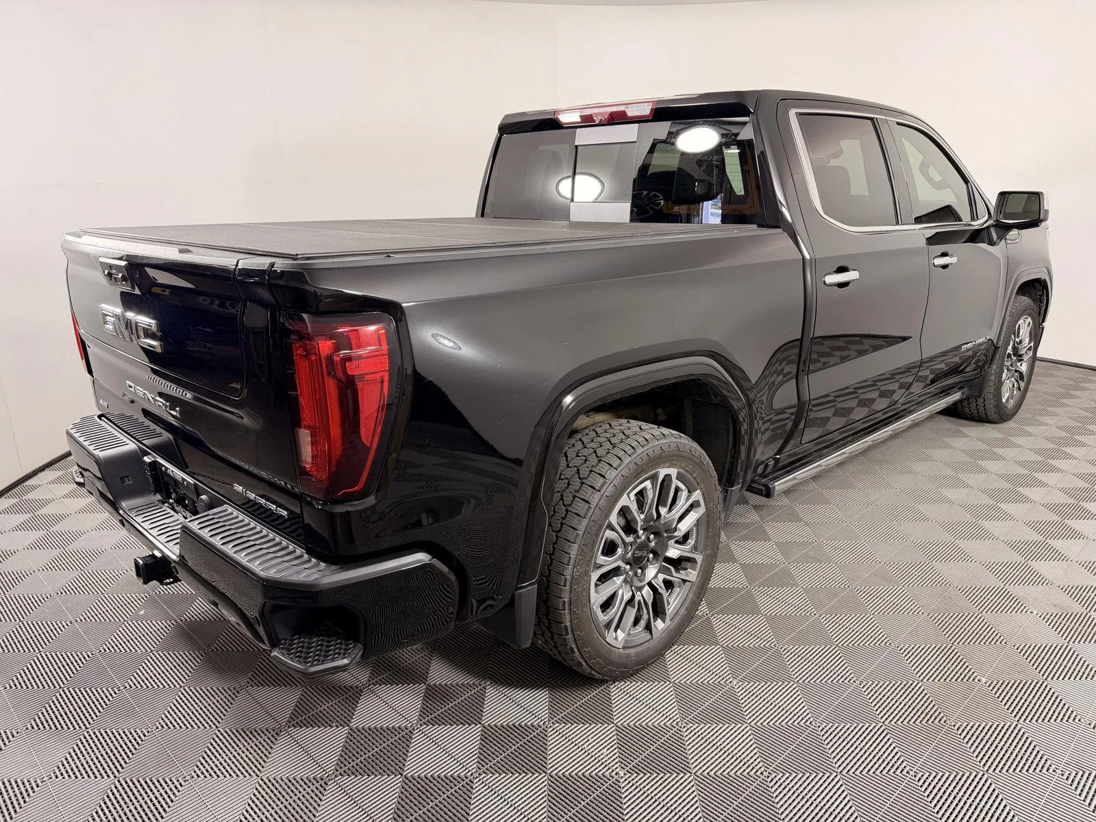 Used 2024 Onyx Black GMC Denali Ultimate image 7