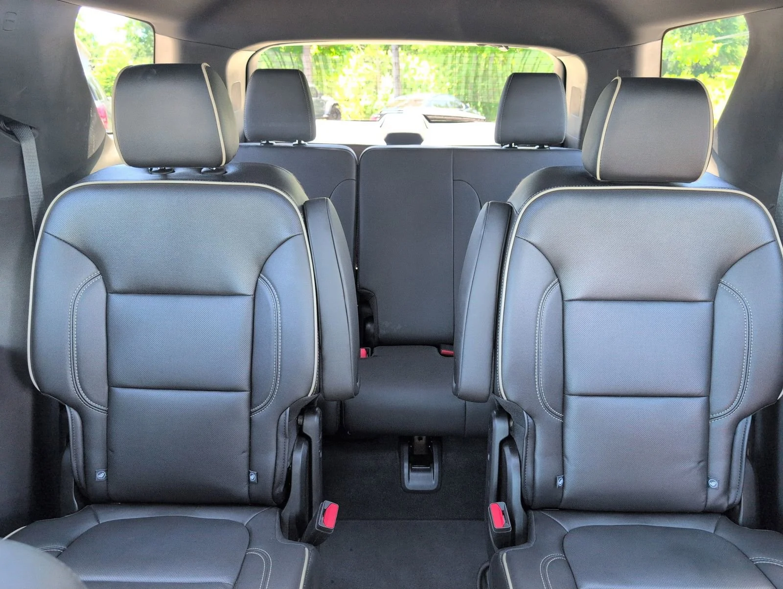 Used 2023 Mosaic Black Metallic Chevrolet Premier image 28