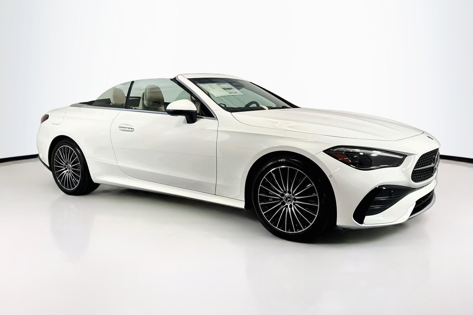 New 2026 Polar White Mercedes-Benz CLE 450 image 3