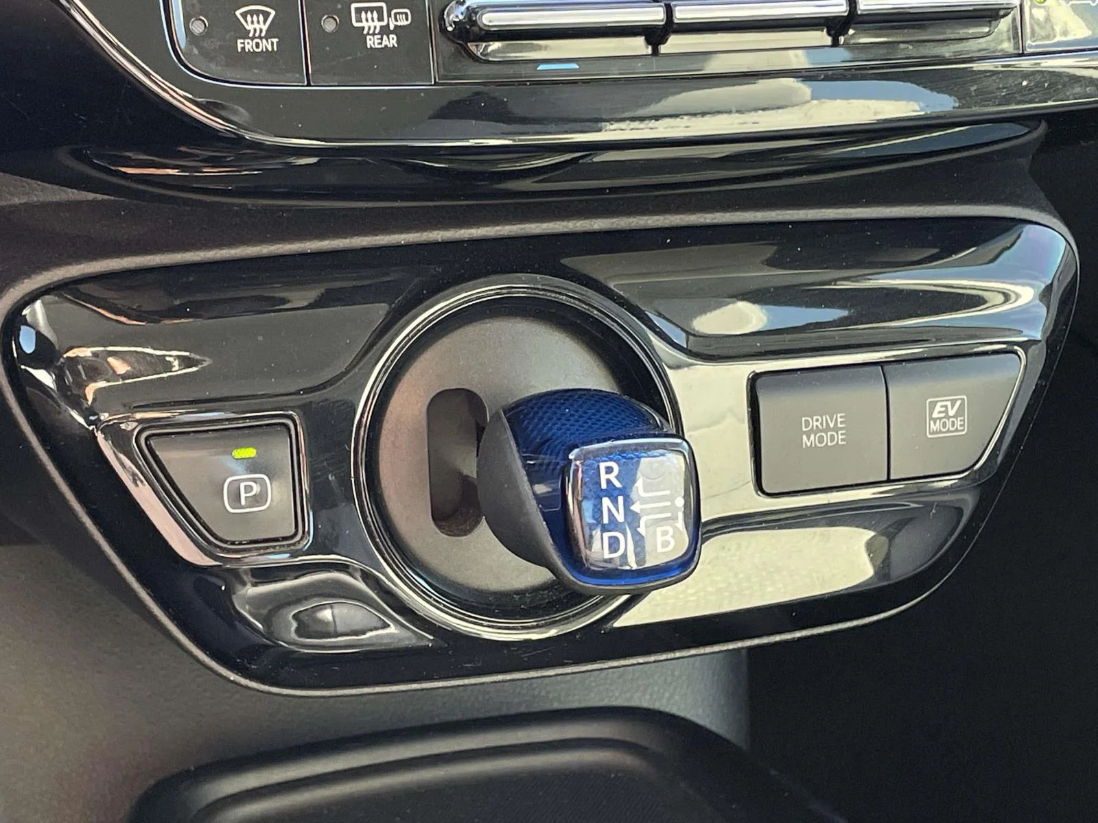 Used 2019 Blizzard Pearl Toyota LE image 19