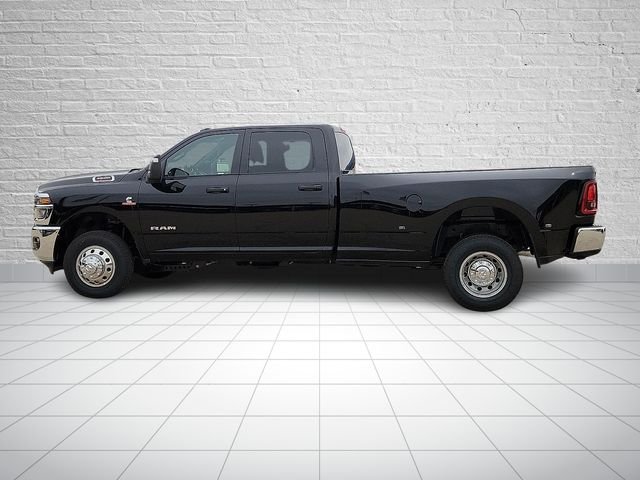 New 2026 Diamond Black Crystal Pearl-Coat Exterior Paint RAM Big Horn image 2
