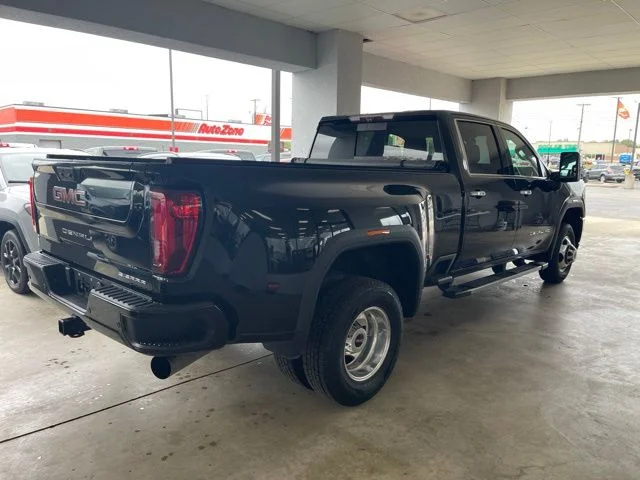 Used 2022 Black GMC Denali image 5