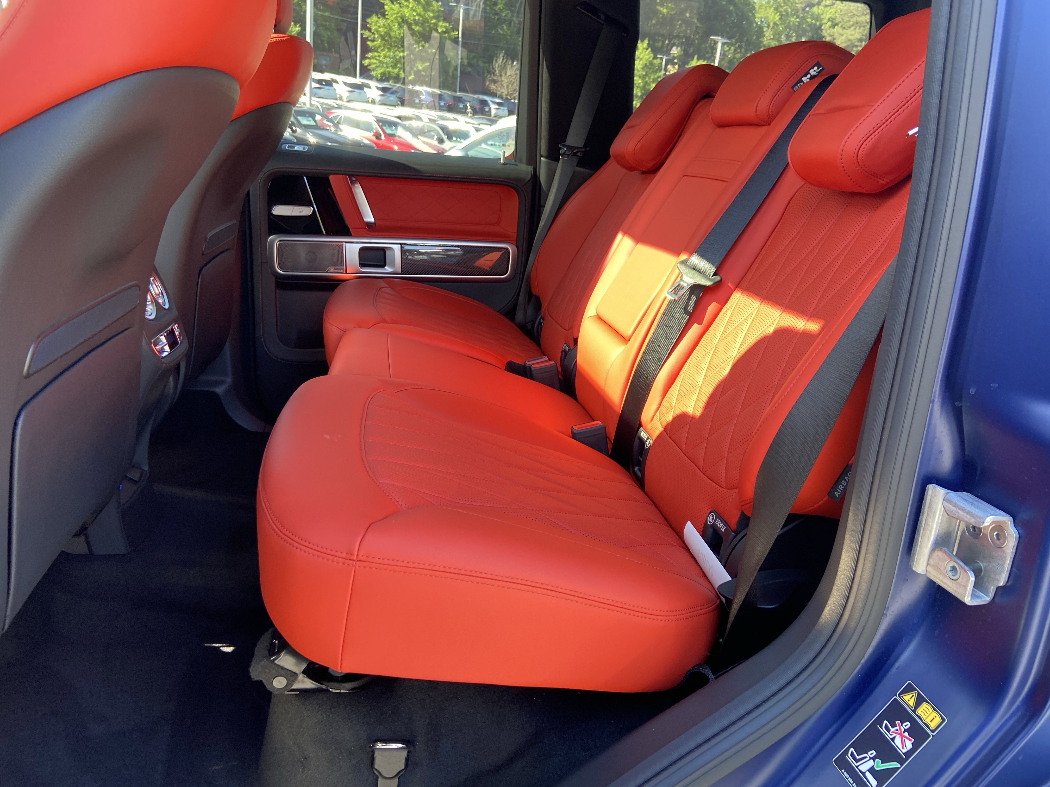 New 2026 MANUFAKTUR Exclusive Brilliant Blue Magno Mercedes-Benz AMG® G 63 SUV image 35