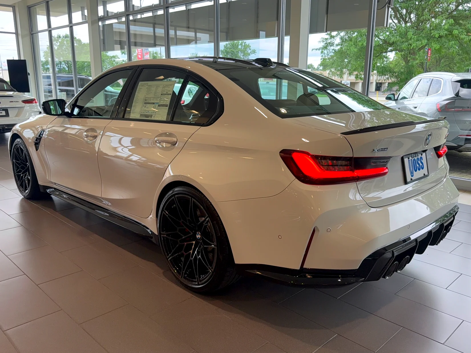 New 2027 Alpine White BMW Competition xDrive image 5