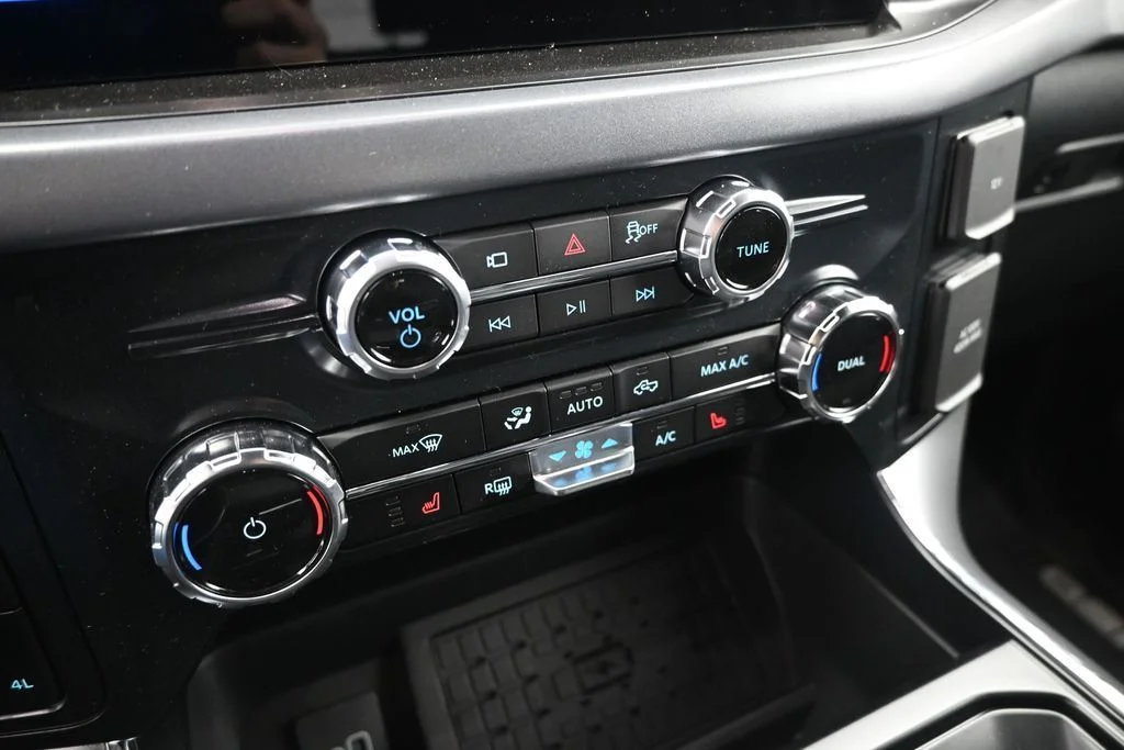 New 2026 Agate Black Metallic Ford XLT image 16