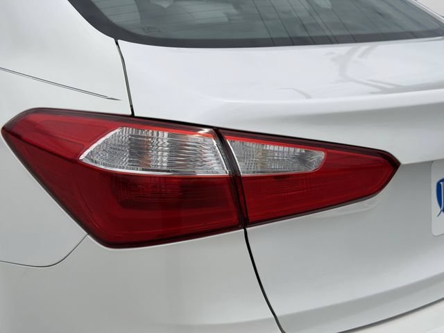 Used 2015 White Kia LX image 14