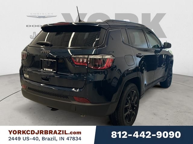 New 2026 Fathom Blue Pearl Coat Jeep Latitude image 5