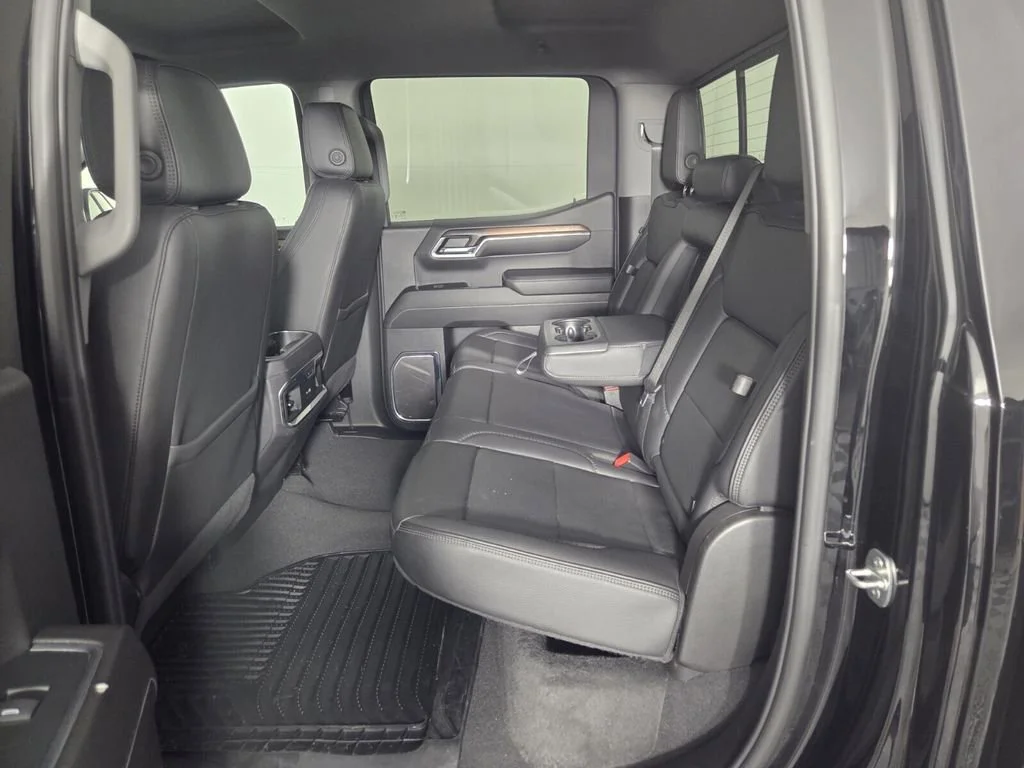 Used 2024 Onyx Black GMC Denali image 24