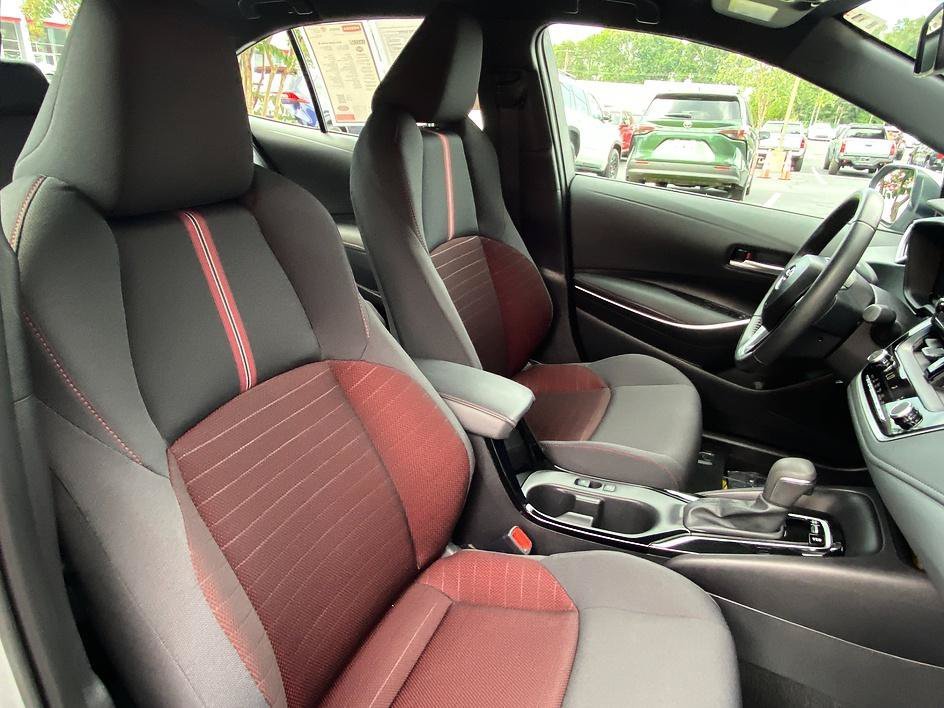 Certified Used 2025 Classic Silver Metallic Toyota SE image 22