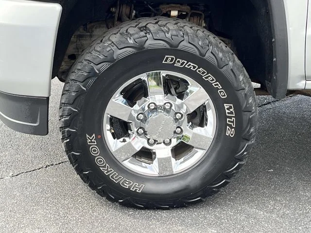 Used 2018 Silver GMC Denali image 12
