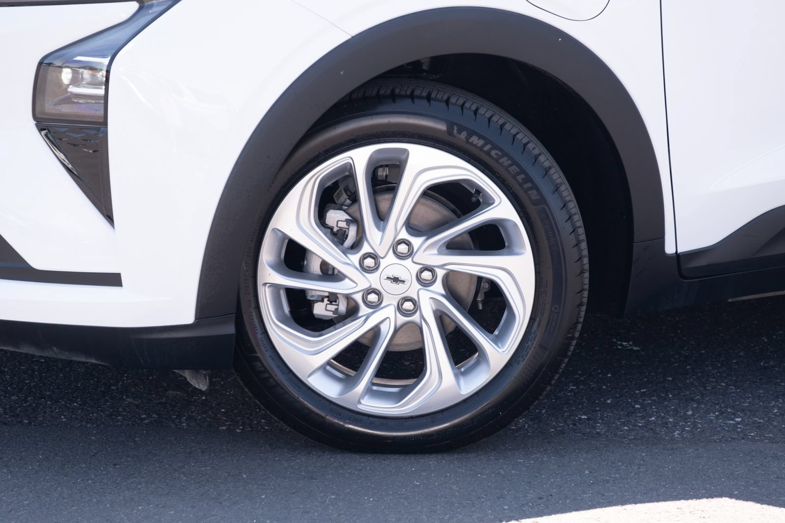 2027 Chevrolet Bolt LT - Photo 19