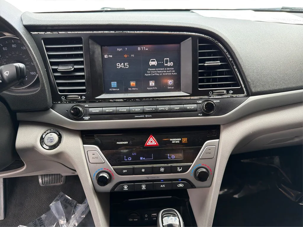 Used 2017 Shale Gray Metallic Hyundai SE image 14