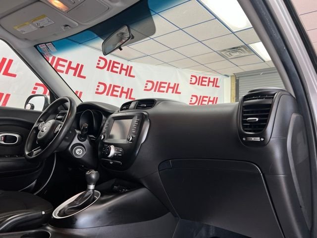 Used 2018 Silver Kia Base image 13