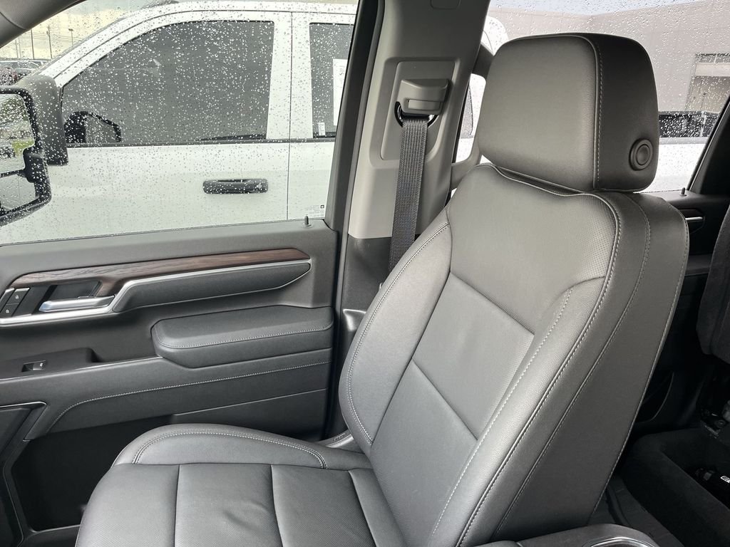 Used 2025 Silver GMC SLT image 24