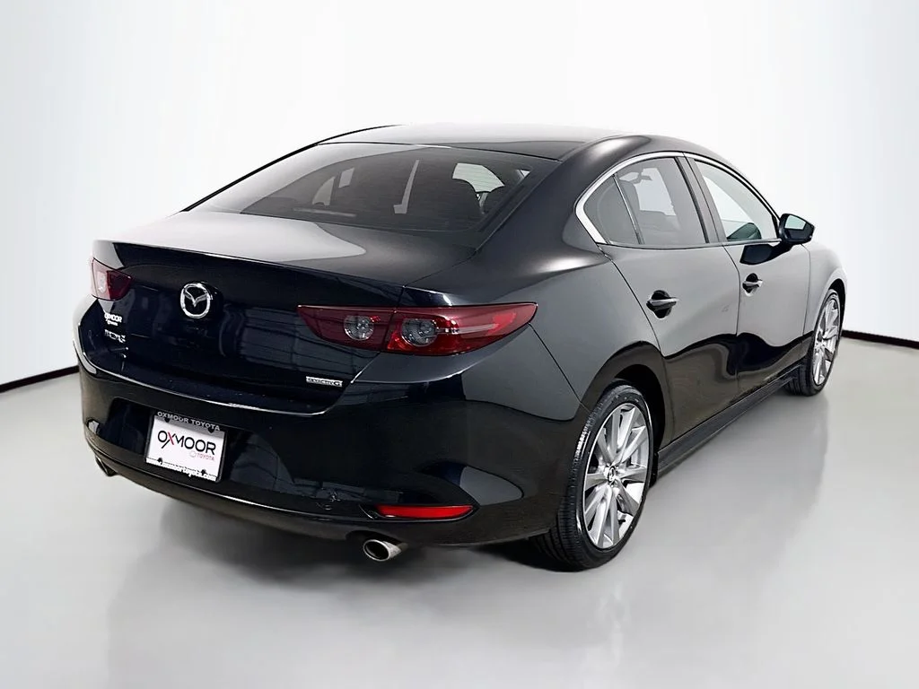 Used 2021 Jet Black Mica Mazda Select image 7