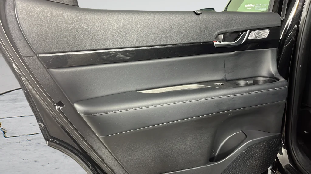 Used 2021 Black Hyundai Limited image 17