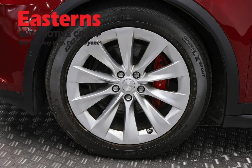 Used 2016 Red Tesla P90D image 30