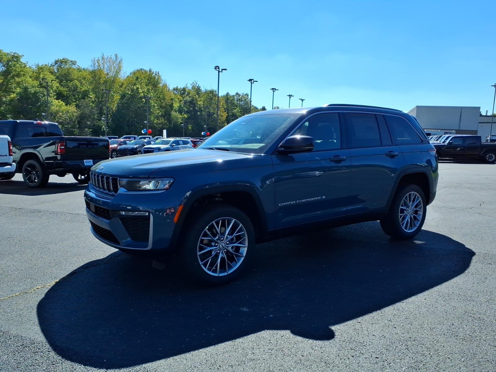 New 2027 Steel Blue Paint Jeep Limited image 3