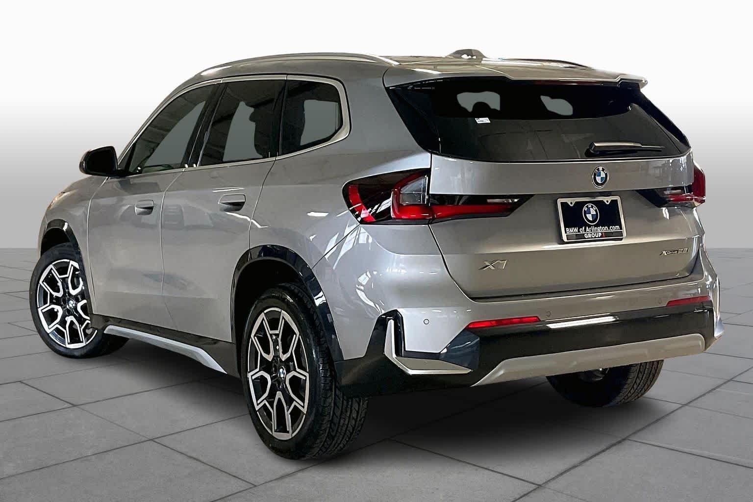 Used 2026 Space Silver Metallic BMW xDrive28i image 12