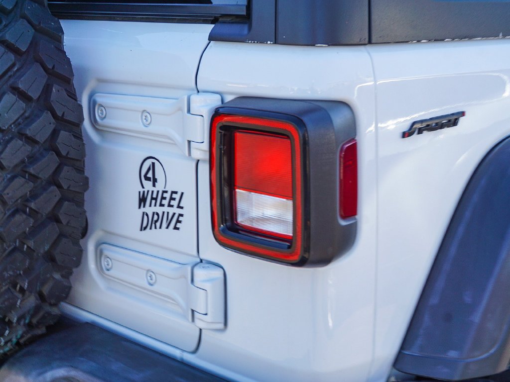 Used 2021 White Jeep Unlimited Willys image 7