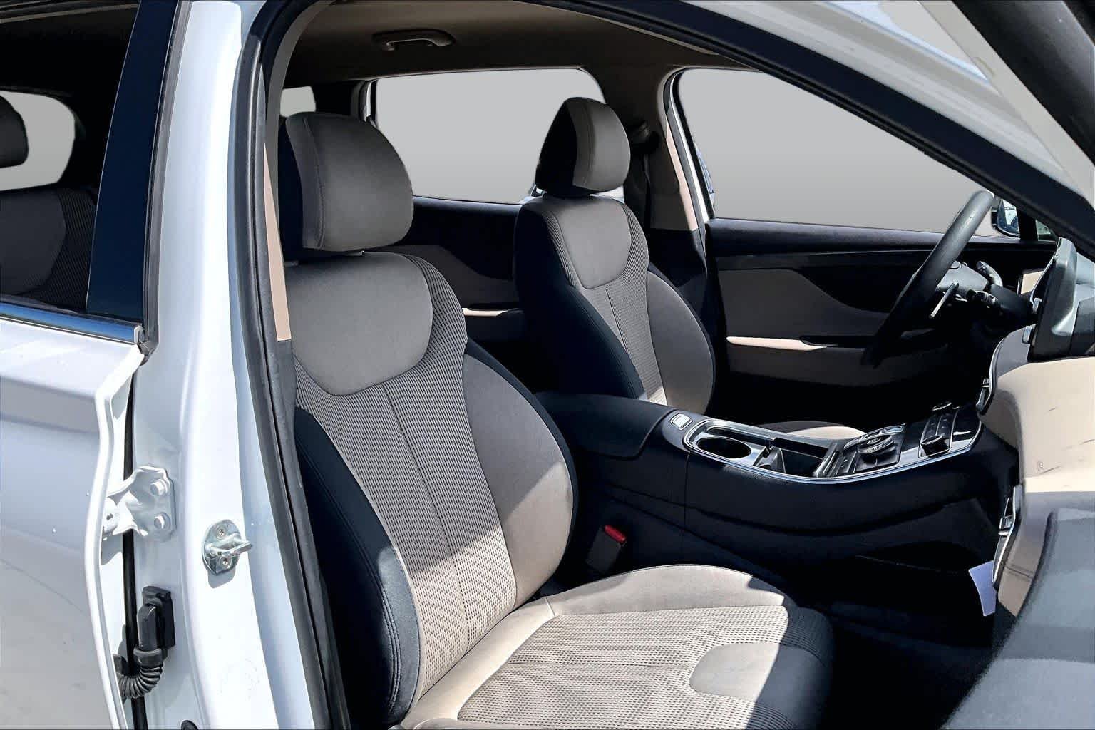 Used 2022 Quartz White Hyundai SEL image 9