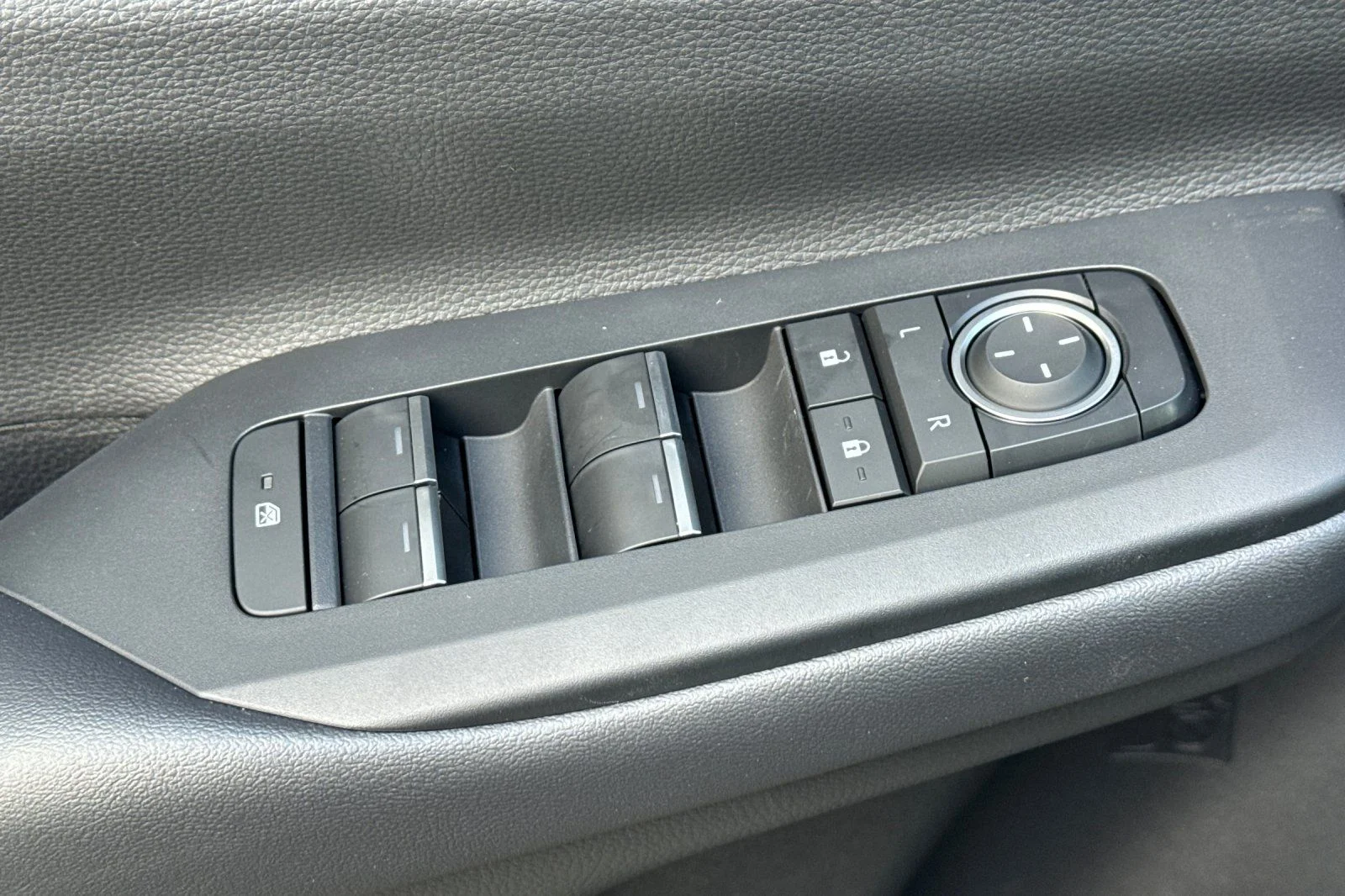 New 2027 Wind Chill Pearl Toyota XSE Premium image 12
