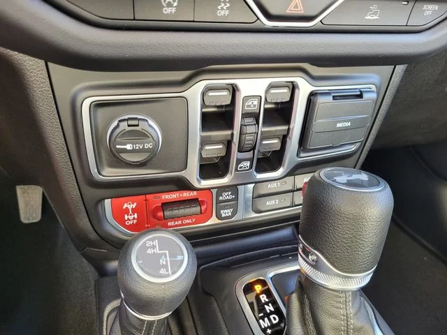 2025 Jeep Wrangler 4-Door Rubicon - Photo 19