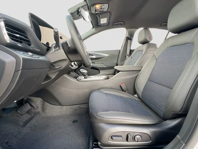 New 2026 Summit White Buick Preferred image 15