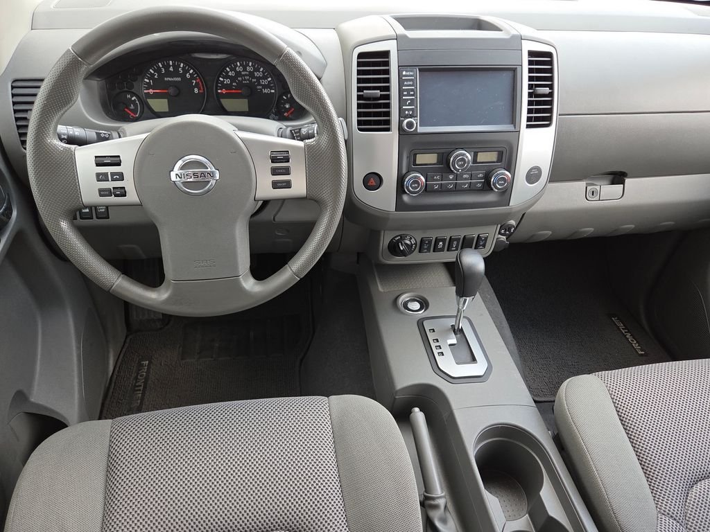 Used 2020 Gray Nissan SV image 18
