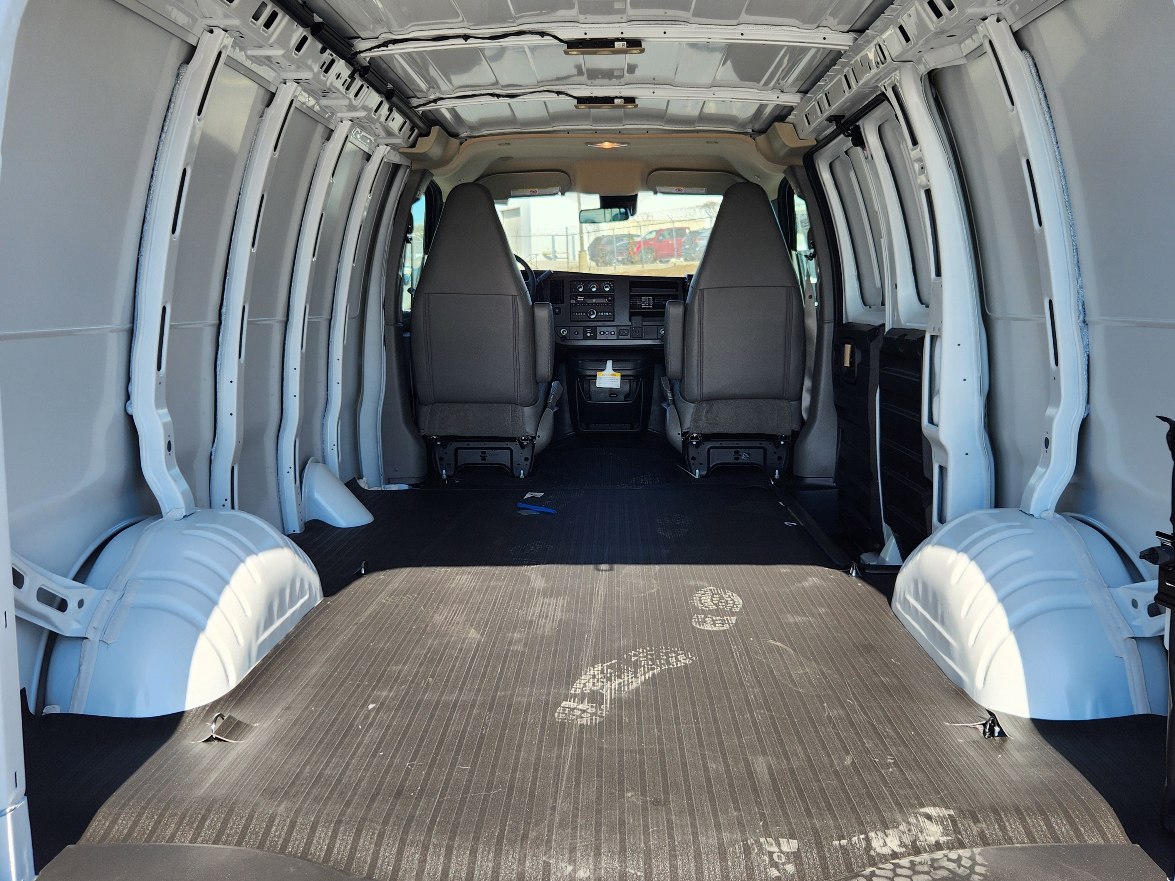 2025 Chevrolet Express Cargo Work Van - Photo 8