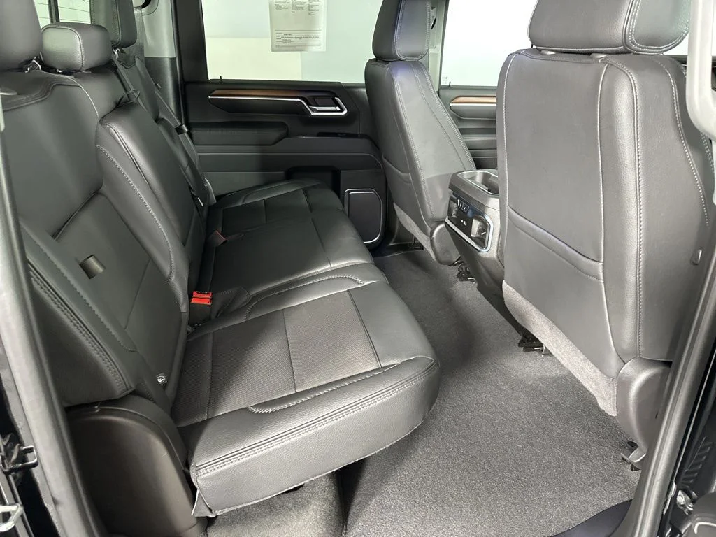 Used 2025 Black GMC Denali image 19