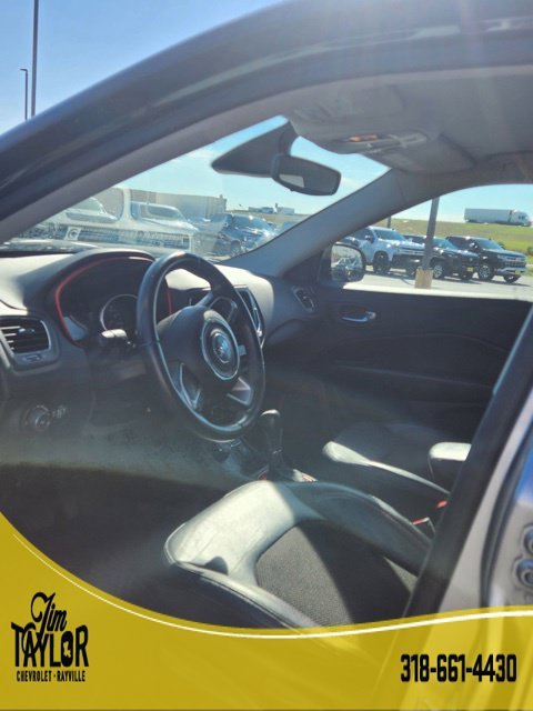 Used 2020 Silver Jeep Trailhawk 4x4 image 3