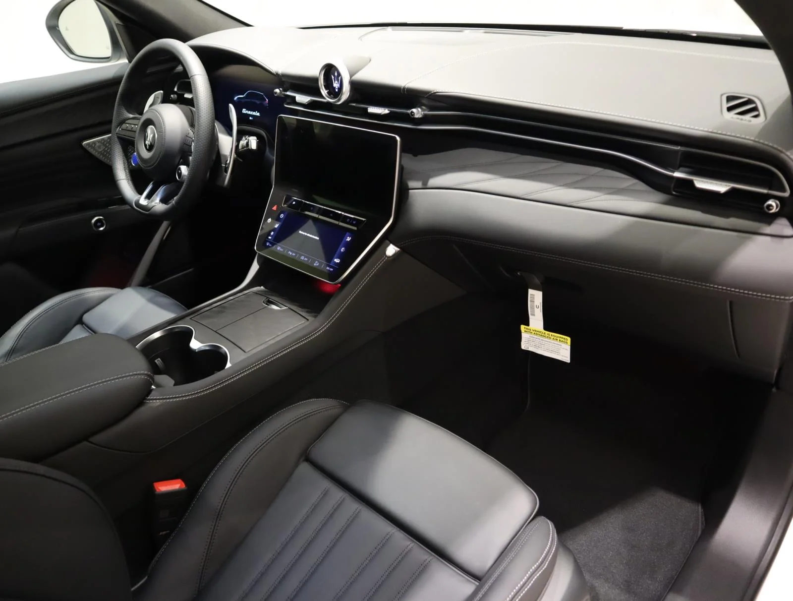 2026 Maserati Grecale Modena V6 - Photo 17