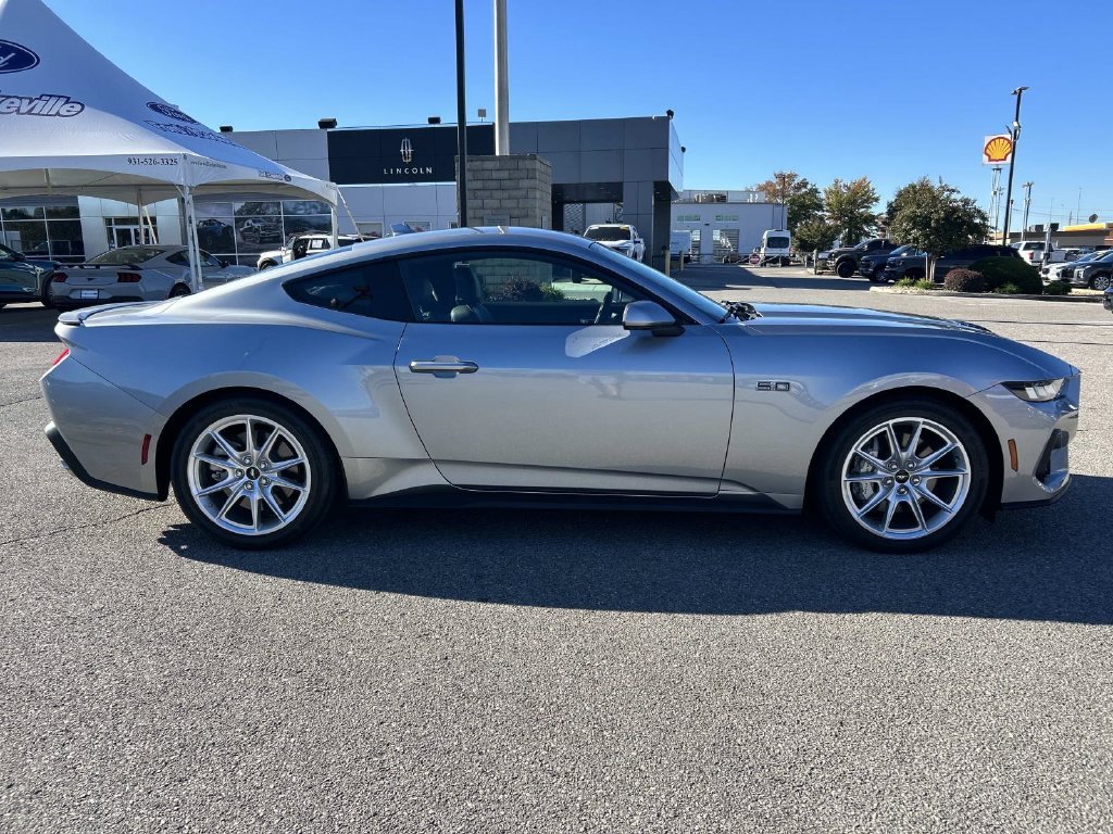 Certified Used 2024 Iconic Silver Metallic Ford GT Premium image 3