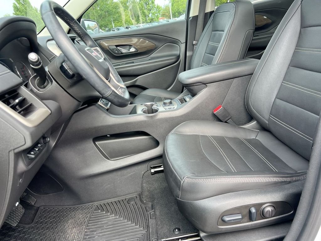 Used 2023 White Frost Tricoat GMC Denali image 14