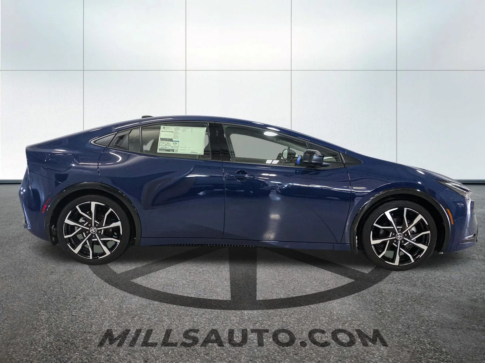 2026 Toyota Prius Plug-in Hybrid XSE - Photo 9