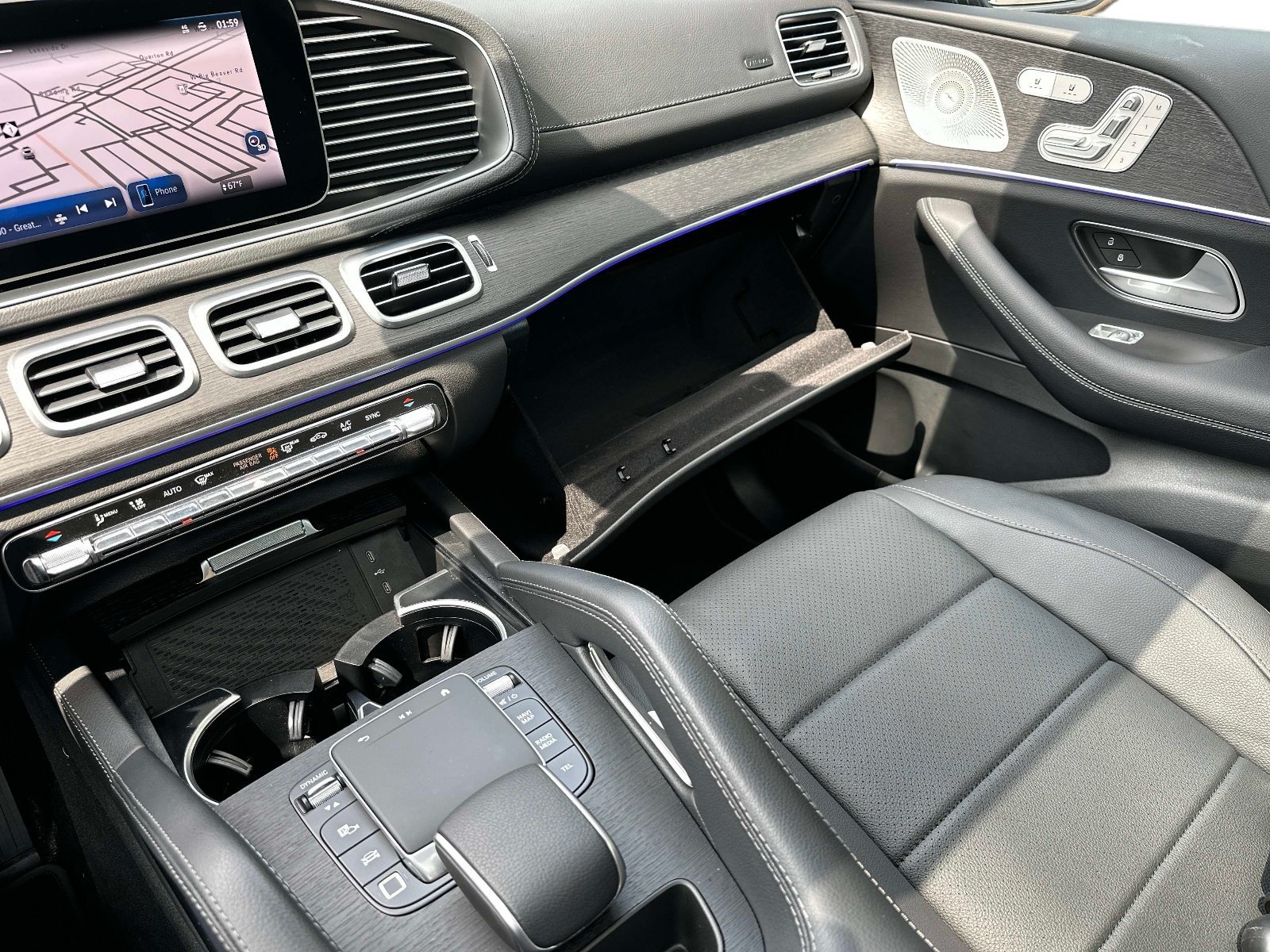 Certified Used 2025 Selenite Gray Metallic Mercedes-Benz GLE 450 image 34