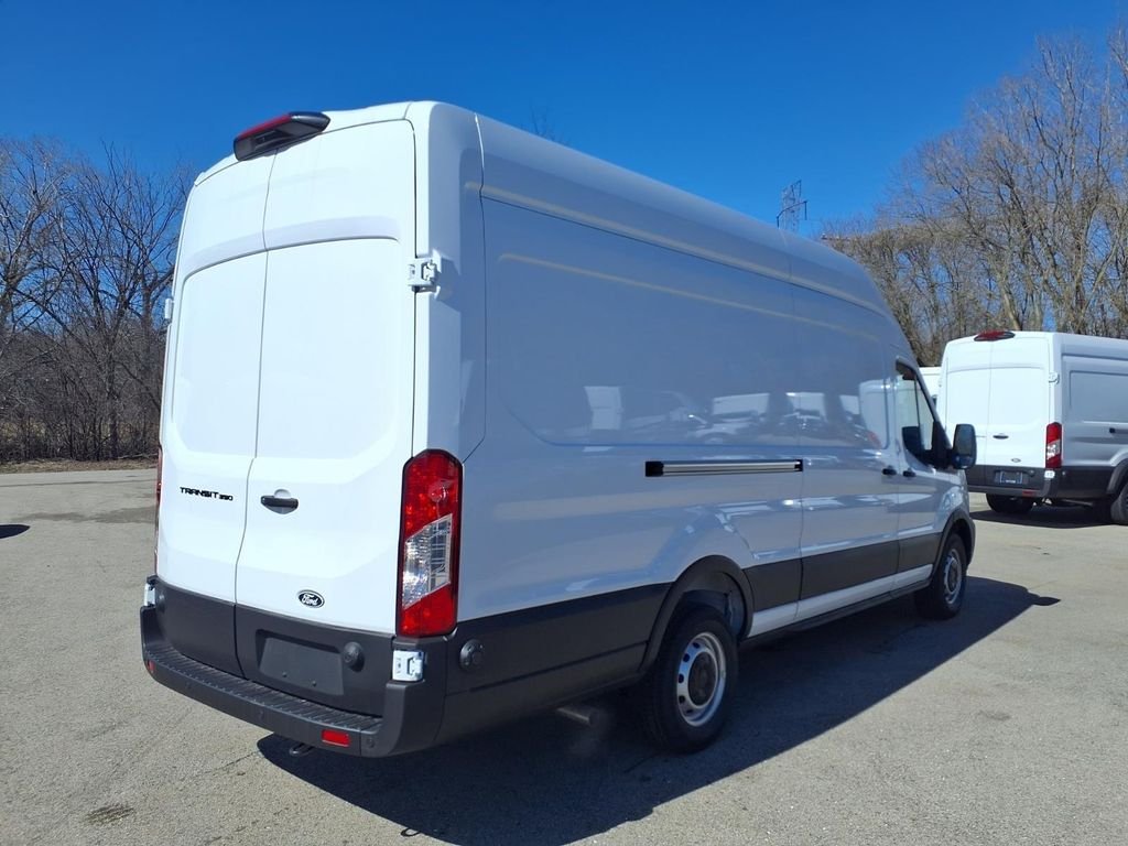 New 2026 Oxford White Ford Cargo Van image 4