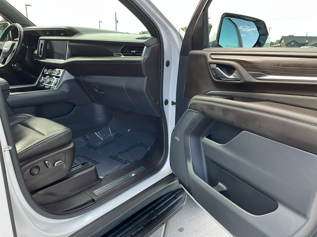 2022 GMC Yukon Denali - Photo 18
