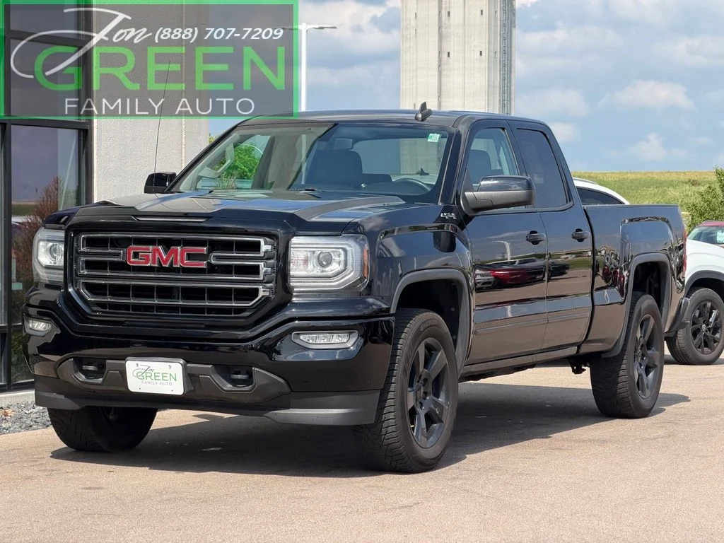 2017 GMC Sierra 4WD Double Cab Standard Box's photo
