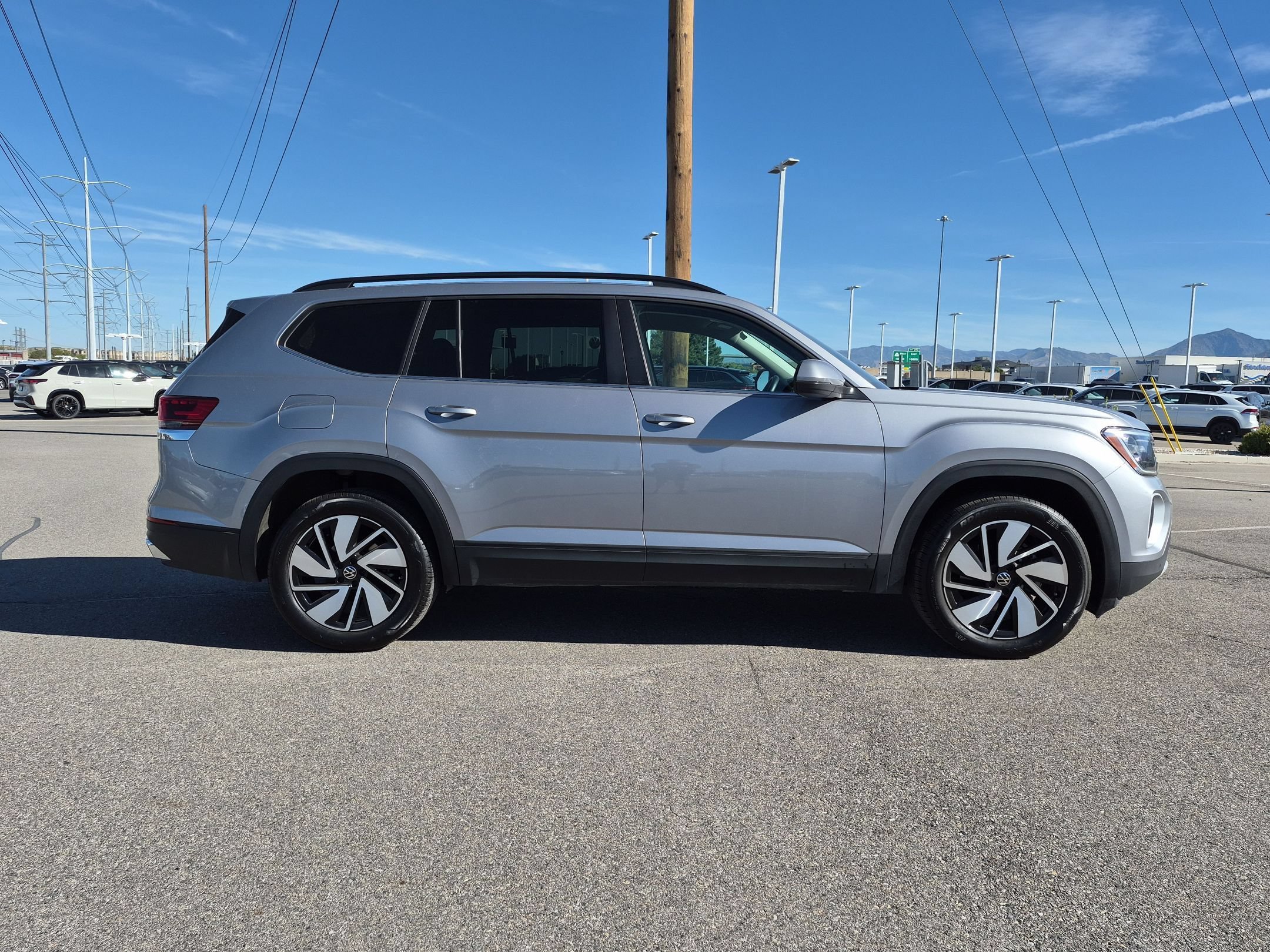 Used 2026 Silver Volkswagen 2.0T SE w/Technology image 2