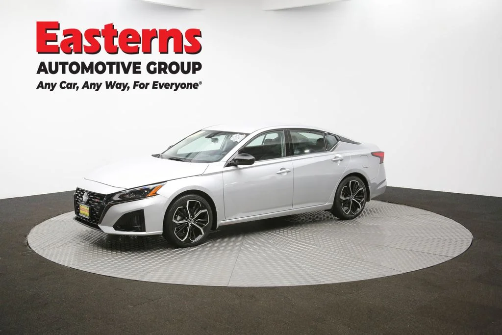 Used 2023 Silver Nissan 2.5 SR image 53