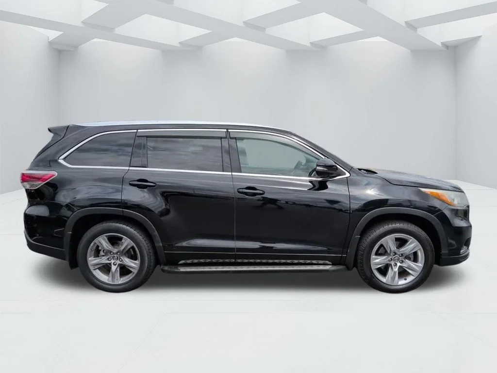 Used 2016 Black Toyota Limited image 3