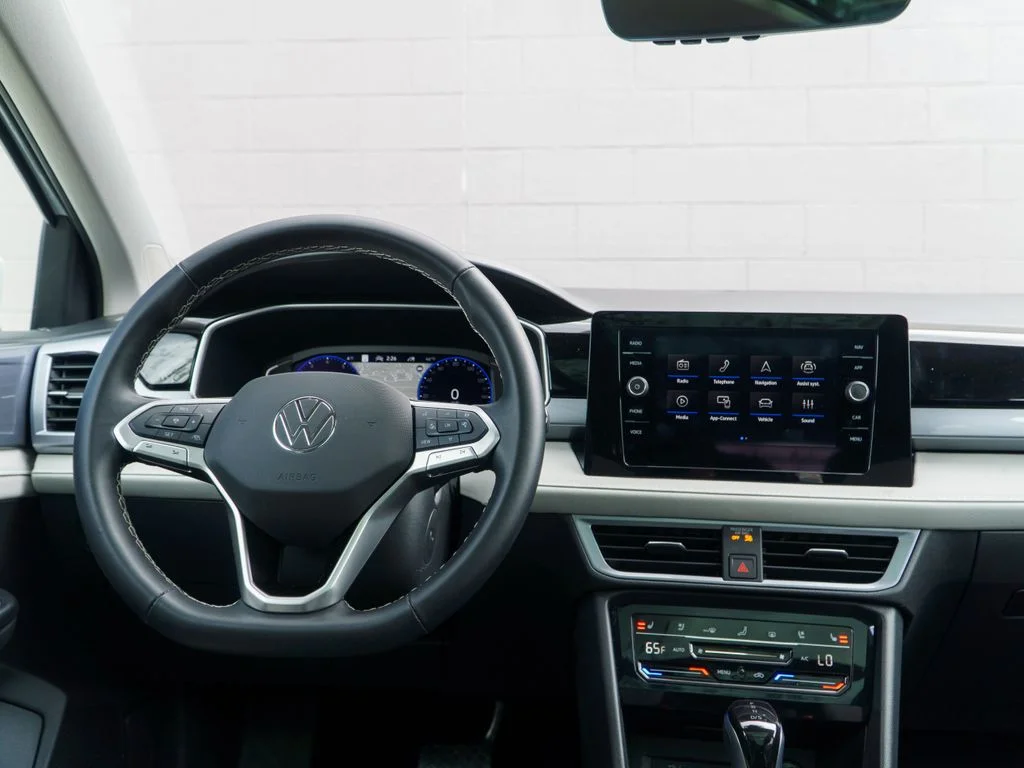 Used 2025 White Volkswagen 1.5T SEL image 22