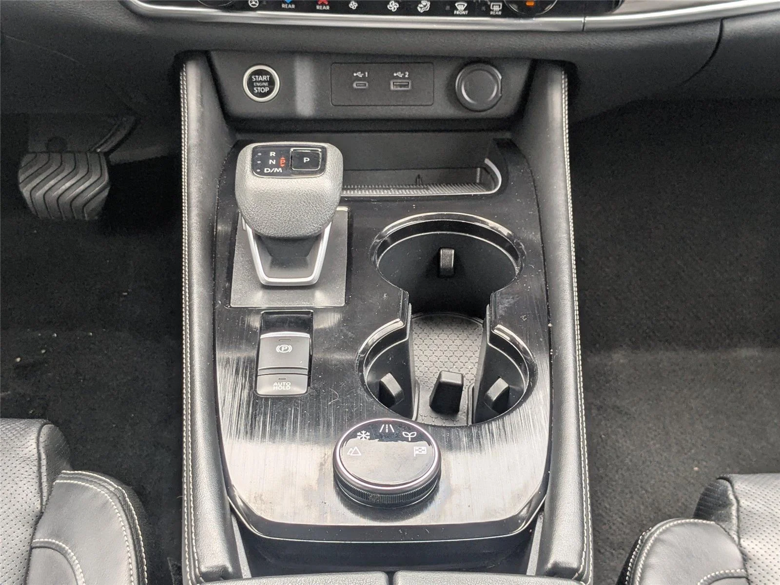 Used 2022 Brilliant Silver Metallic Nissan Platinum image 18
