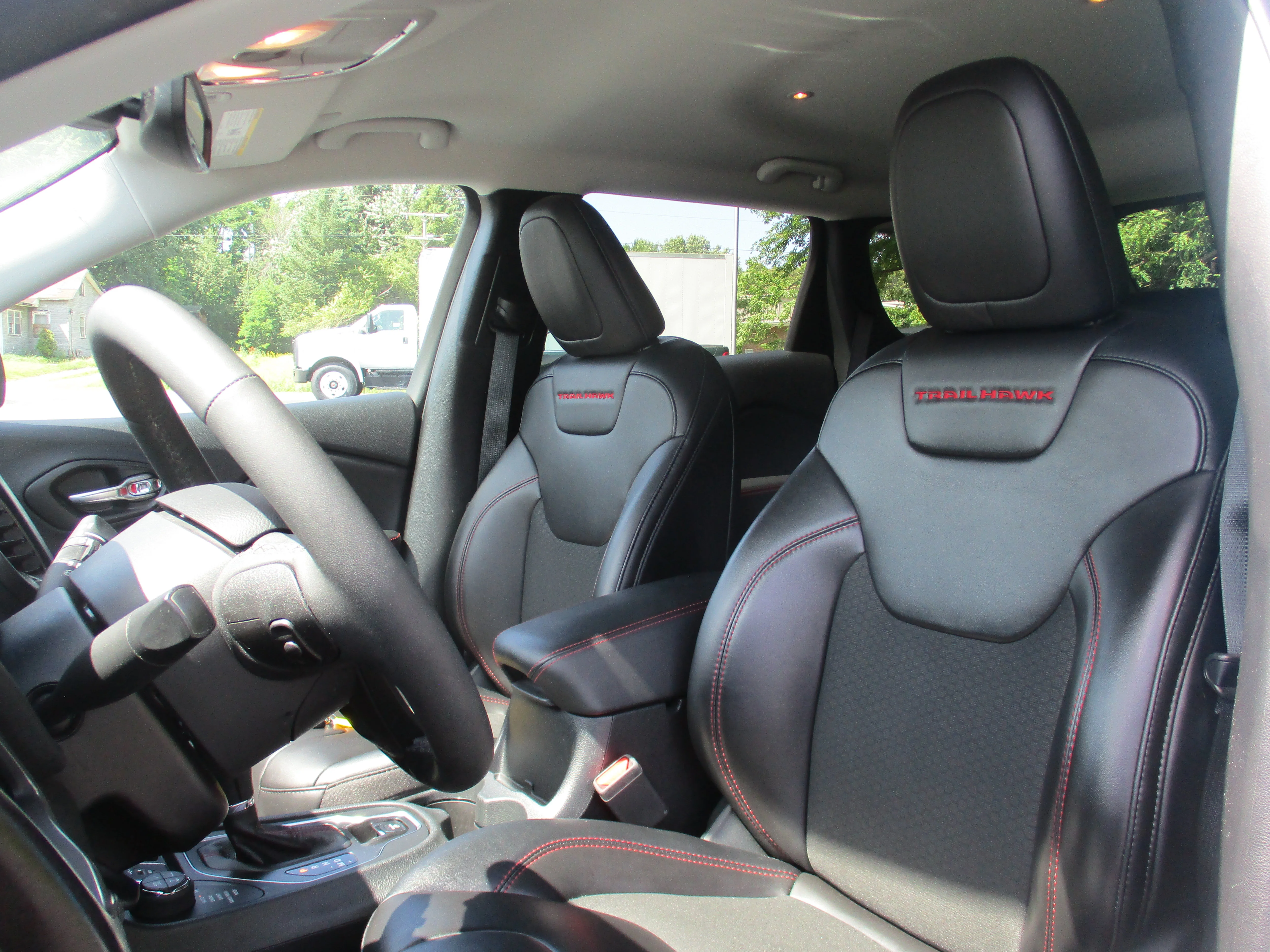 Used 2022 Hydro Blue Pearlcoat Jeep Trailhawk image 28