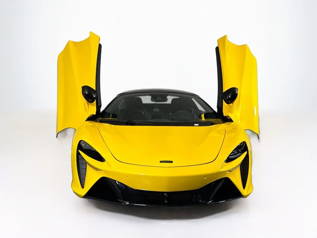 Used 2025 Volcano Yellow McLaren Performance image 19