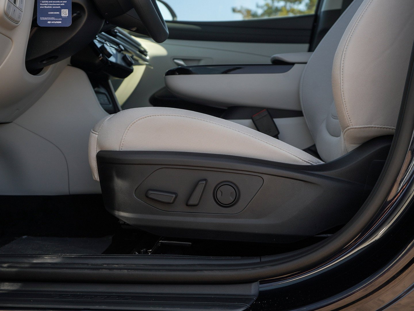 New 2026 Amazon Gray Hyundai SEL AWD image 18