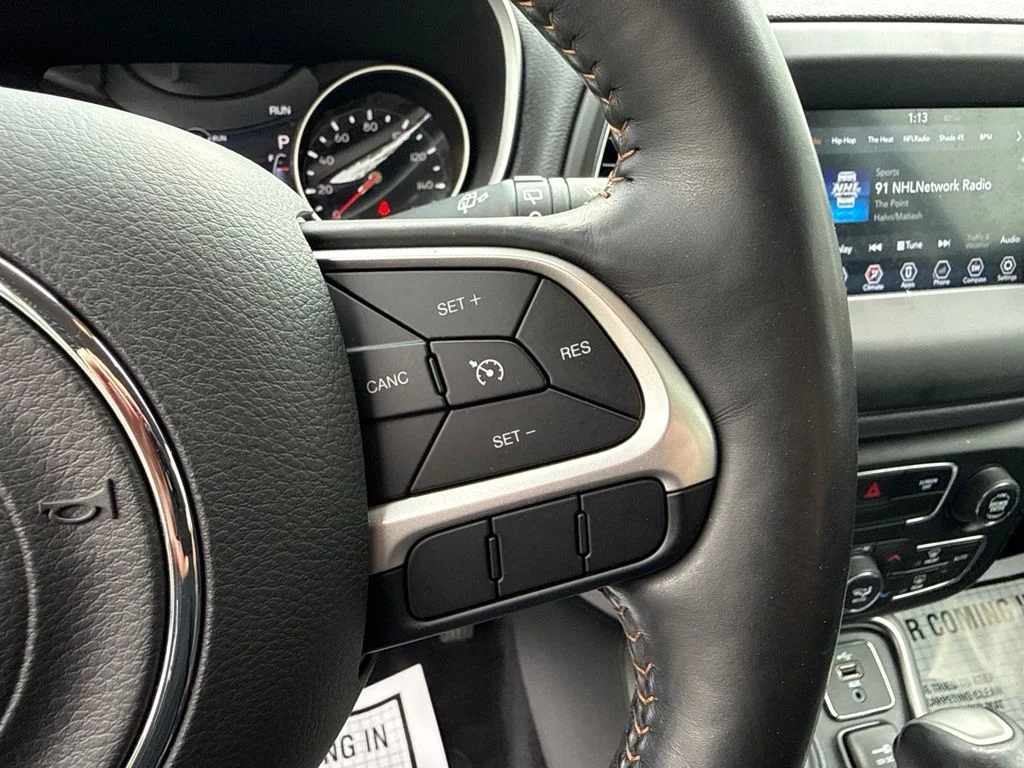 Used 2018 Gray Jeep Latitude image 27