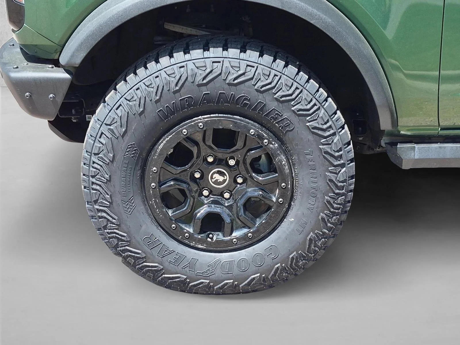 Used 2023 Eruption Green Metallic Ford Wildtrak image 24